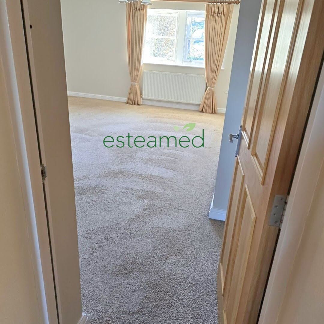 End of tenancy bedroom clean — spotless carpet and freshly cleaned surfaces ready for landlord inspection in Leeds